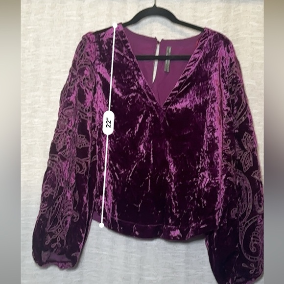 By Anthropologie Velvet Cutwork Plum V Neck Blouse Top Size M - Picture 15 of 16